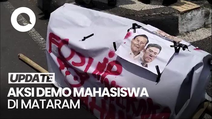 Video: Mahasiswa Mataram Gelar Demo Indonesia Gelap di Depan Kantor DPRD NTB