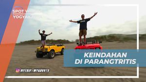 Nikmati Keindahan Pantai Parangtritis dari Atas Mobil Offroad, Yogyakarta