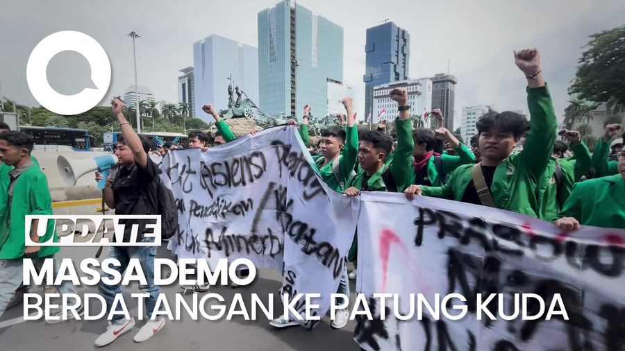 Video: Massa Demo Indonesia Gelap Mulai Berdatangan ke Kawasan Patung Kuda
