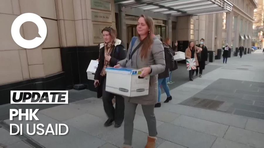 Video Tangis Pegawai USAID yang Di-PHK saat Tinggalkan Kantor Pusat