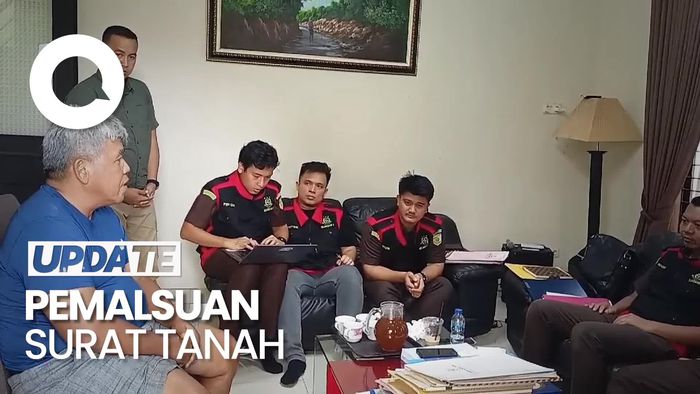 Video: Kejari Muba Geledah Rumah Eks Pegawai BPN Terkait Dugaan Pemalsuan Surat Tol