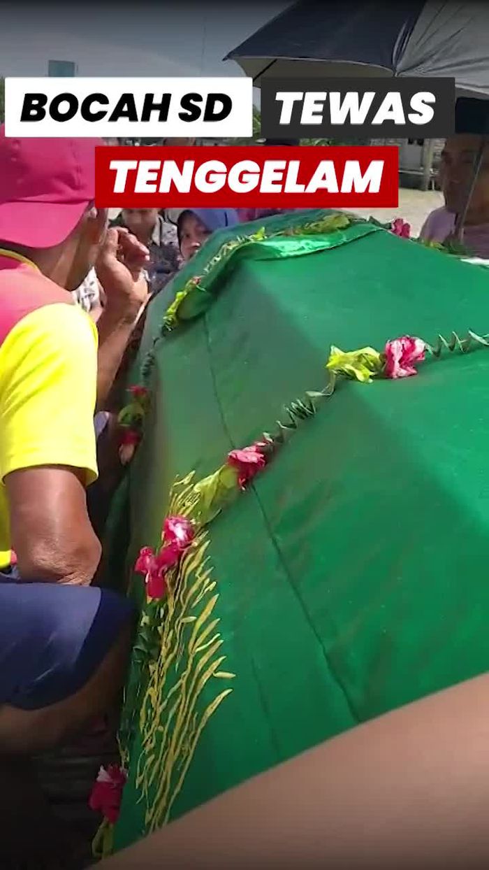 Video: Jenazah Bocah SD yang Tenggelam di Bojonegoro Dimakamkan Naik Perahu