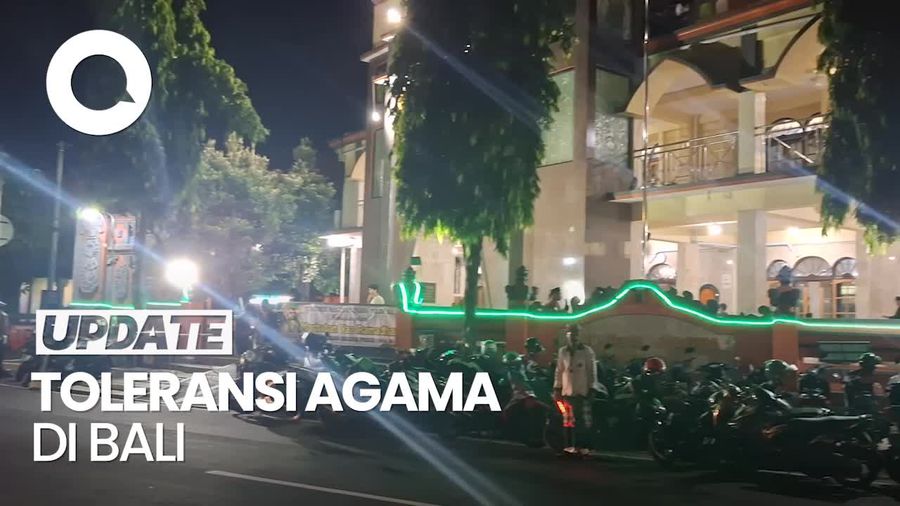 Video: Pecalang Bali Jaga Keamanan Salat Tarawih di Denpasar