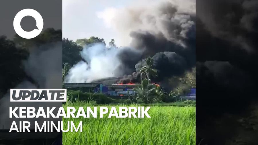 Video: Penampakan Kebakaran Pabrik Air Minum di Karangasem Bali