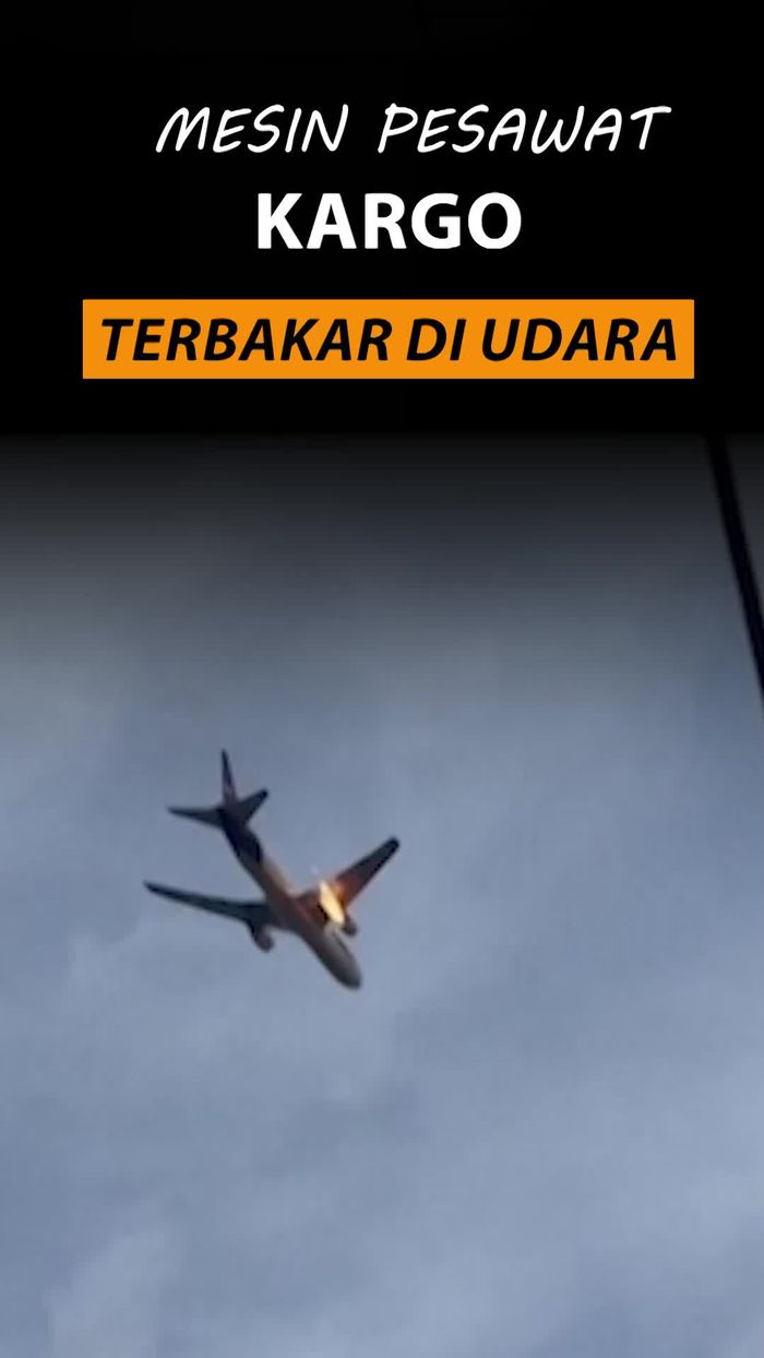 Video Mesin Pesawat Kargo di AS Terbakar Seusai Tabrak Burung