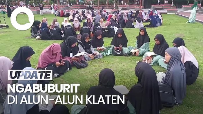 Video: Ratusan Remaja Ngabuburit dengan Ngaji Bersama di Alun-alun Klaten