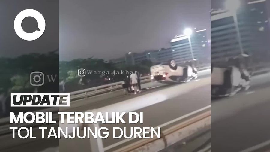 Video: Kecelakaan Depan Mal Citraland, Mobil CR-V Terbalik di Tol Tanjung Duren