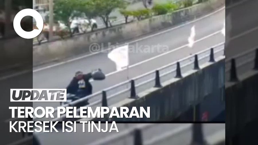 Video: Teror Pemotor Lempar Kresek Isi Tinja ke Pedagang di Asemka