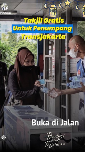 Video: Ada Takjil Gratis untuk Penumpang TransJakarta, Ini Daftar Haltenya!