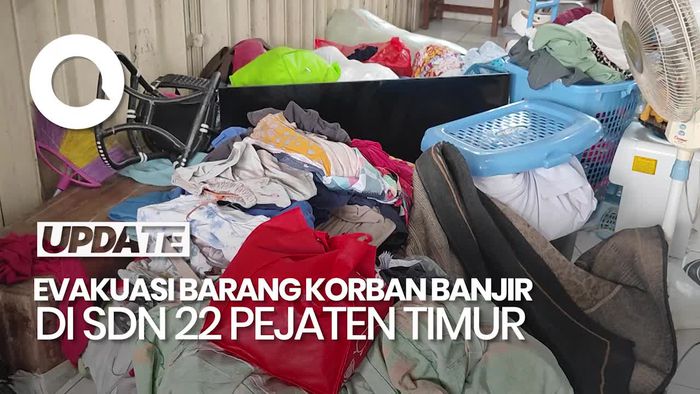 Video: SDN 22 Pejaten Timur Jadi Tempat Evakuasi Barang Korban Banjir