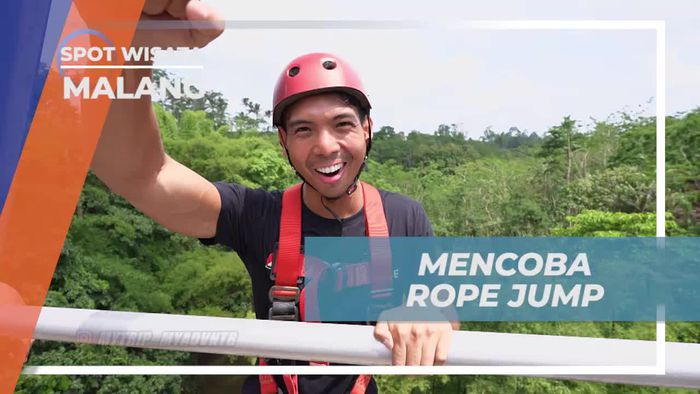 Mencoba Tantangan Rope Jump di Jembatan Tegaron, Malang  