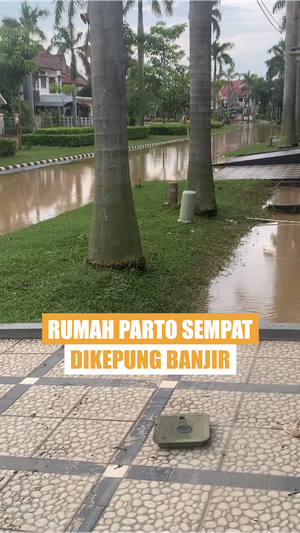 Video: Cara Parto Lindungi Mobilnya saat Rumah Dikepung Banjir