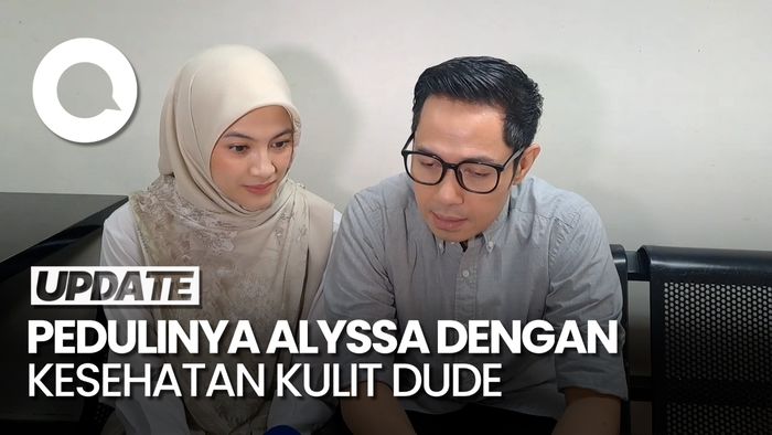 Video: Cerita Dude Harlino Sering Dikasih Referensi Skincare oleh Alyssa
