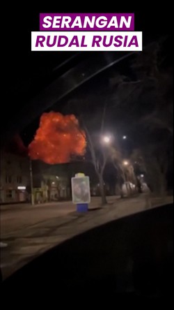 Video: Detik-detik Rudal Rusia Hantam Kampung Halaman Zelensky