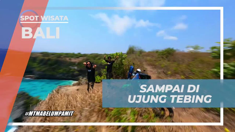 Mengagumi Alam di Ujung Tebing Nusa Penida, Bali