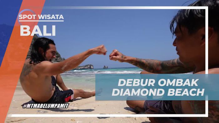Menikmati Deburan Ombak di Diamond Beach, Bali