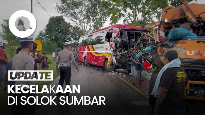 Video: Bus Vs Truk Tabrakan di Solok Sumbar, Sopir Luka Berat