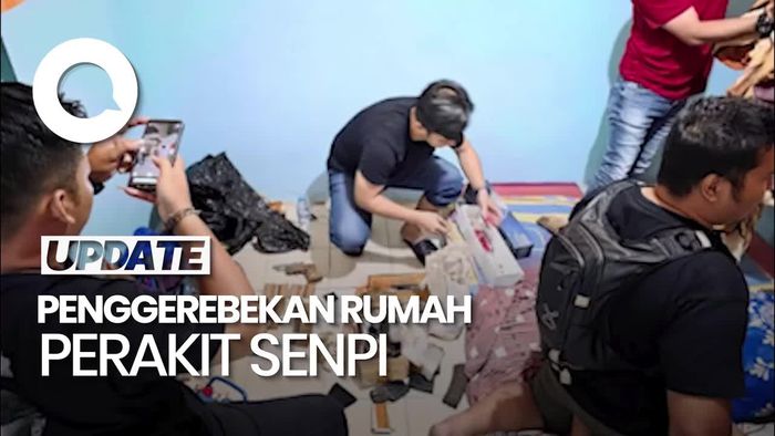 Video: Detik-detik Penggerebekan Rumah Perakit Senpi di Bojonegoro, Dijual ke KKB