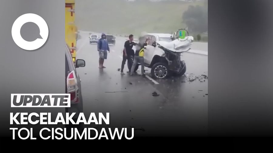 Video: Satu Mobil Hancur Seusai Kecelakaan di Tol Cisumdawu