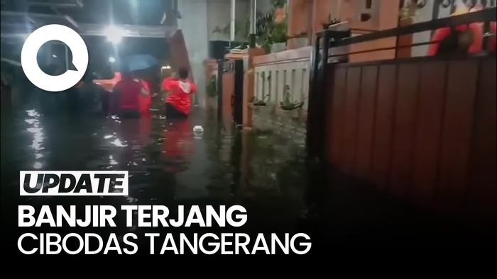 Video: Petugas BPBD Evakuasi Balita-Lansia Saat Banjir Terjang Cibodas Tangerang