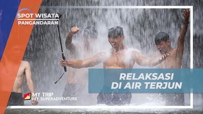Menyegarkan Diri dan Menghapus Lelah di Bawah Curug Leuwi Letak, Pangandaran