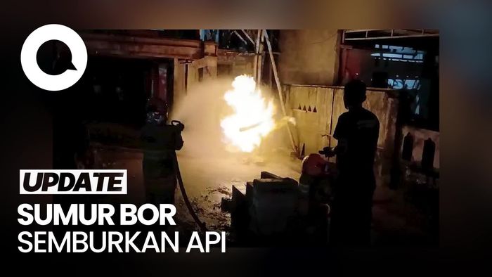 Video Sumur Bor di Halaman Masjid Bojonegoro Semburkan Api, 1 Orang Terluka