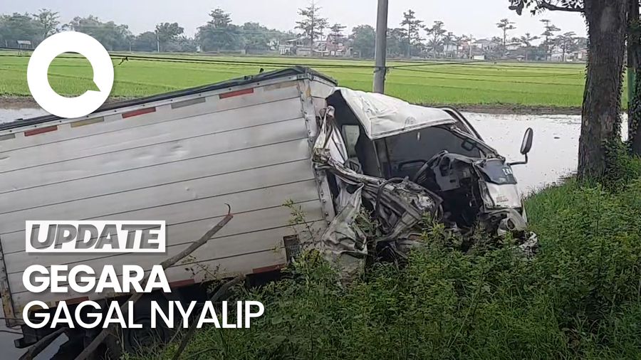 Video: Adu Banteng Truk Tronton Vs Truk Boks di Pantura Pati Gegara Gagal Nyalip