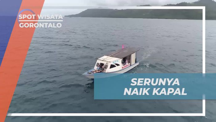 Serunya Berlayar Menuju Pulau Indah Menggunakan Kapal di Pantai Tanjung Olie, Gorontalo