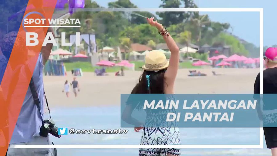 Bermain Layangan Seru di Pantai Indah Petitenget, Bali