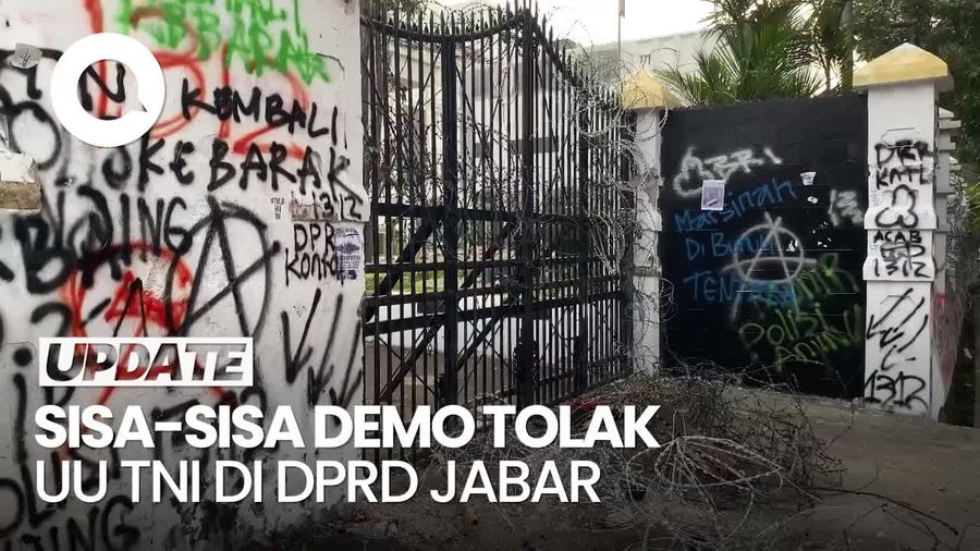 Video: Sisa-sisa Demo Tolak UU TNI, Gedung DPRD Jabar Penuh Coretan