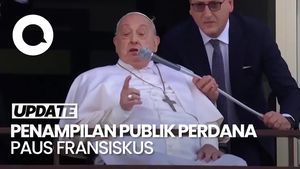 Video Kalimat yang Diucapkan Paus Fransiskus di Penampilan Publik Perdananya