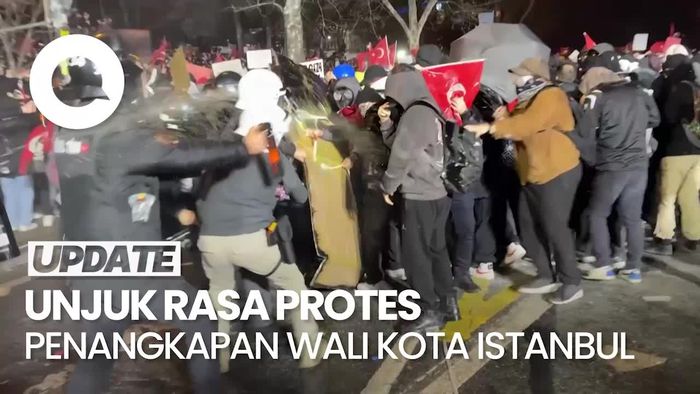 Video Gas Air Mata hingga Nyala Kembang Api di Demo Istanbul Turki