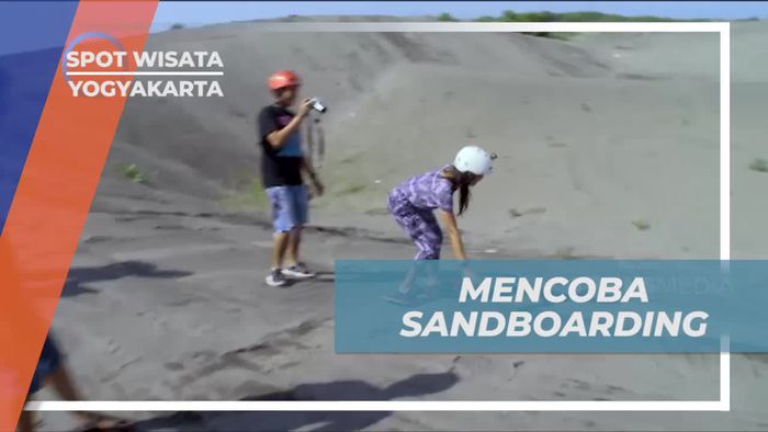 Bermain Sandboarding Seru di Gumuk Pasir Parangkusumo, Yogyakarta