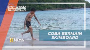 Uji Diri dengan Bermain Skimboard di Pantai Wedi Ireng, Banyuwangi