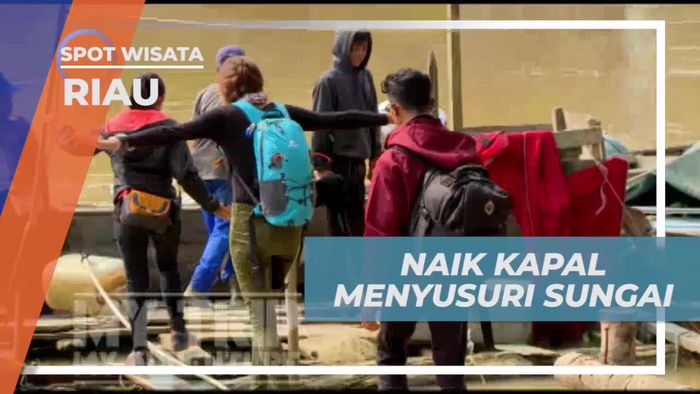 Berkayak Melintasi Sungai Menuju Pohon Sialang di Riau  