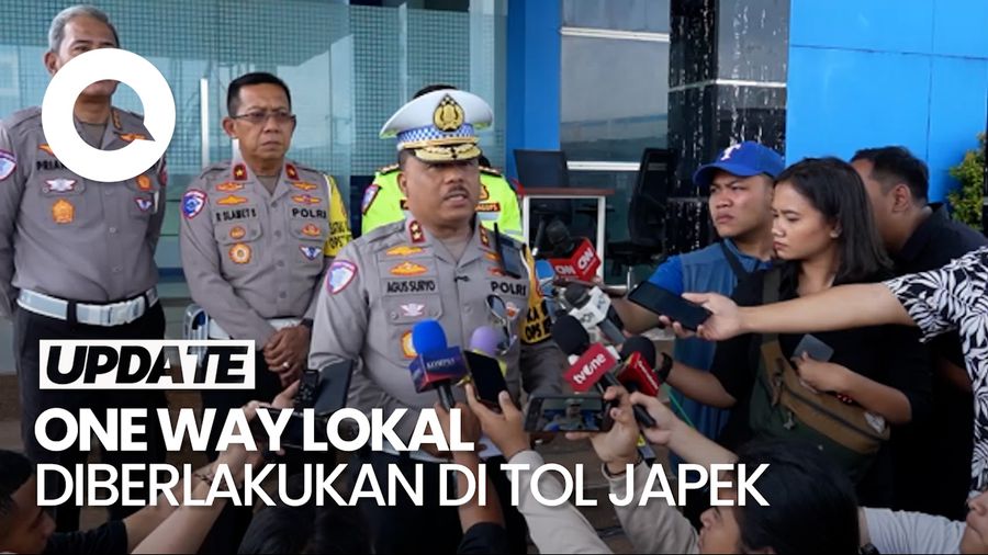Video One Way Lokal Diberlakukan di Tol Japek Gegara Lalin Padat