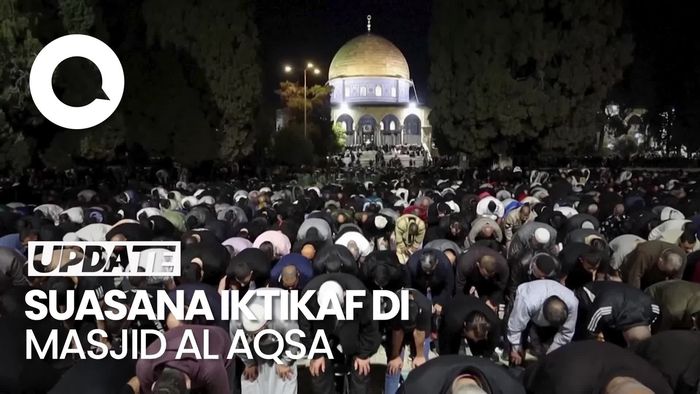 Video: Ratusan Ribu Warga Palestina Iktikaf di Masjid Al Aqsa 