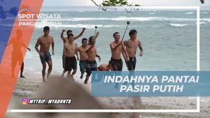 Bersenang-senang di Pantai Pasir Putih, Pangandaran