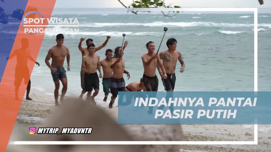 Bersenang-senang di Pantai Pasir Putih, Pangandaran