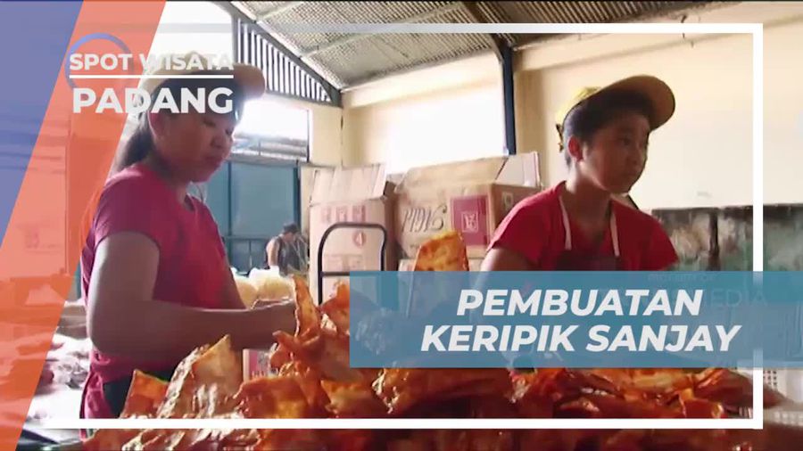Mengamati Proses Pembuatan Keripik Sanjay Khas Padang  