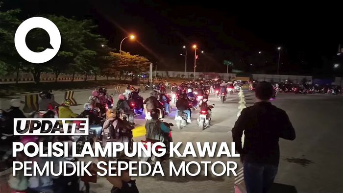 Video: Polisi Lampung Kawal Pemudik Sepeda Motor di Malam Hari