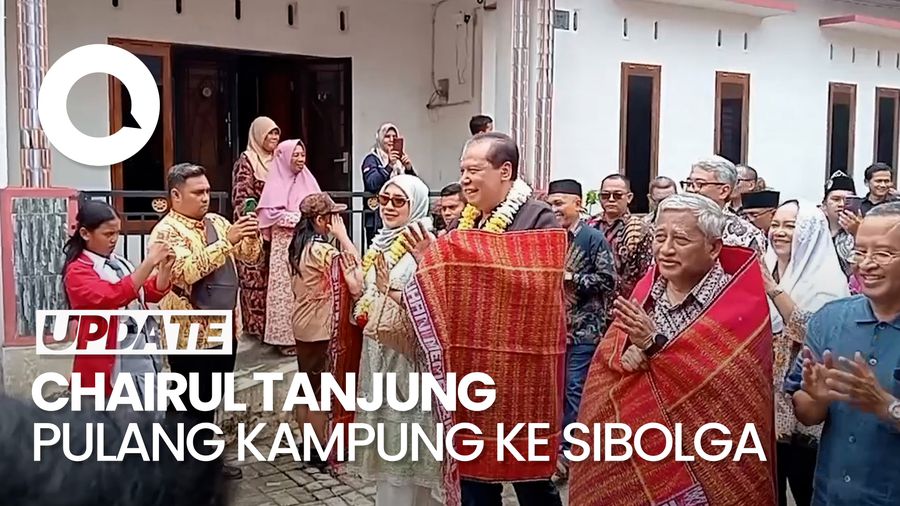 Video: Chairul Tanjung Pulang Kampung ke Sibolga, Ziarah dan Bagikan Zakat