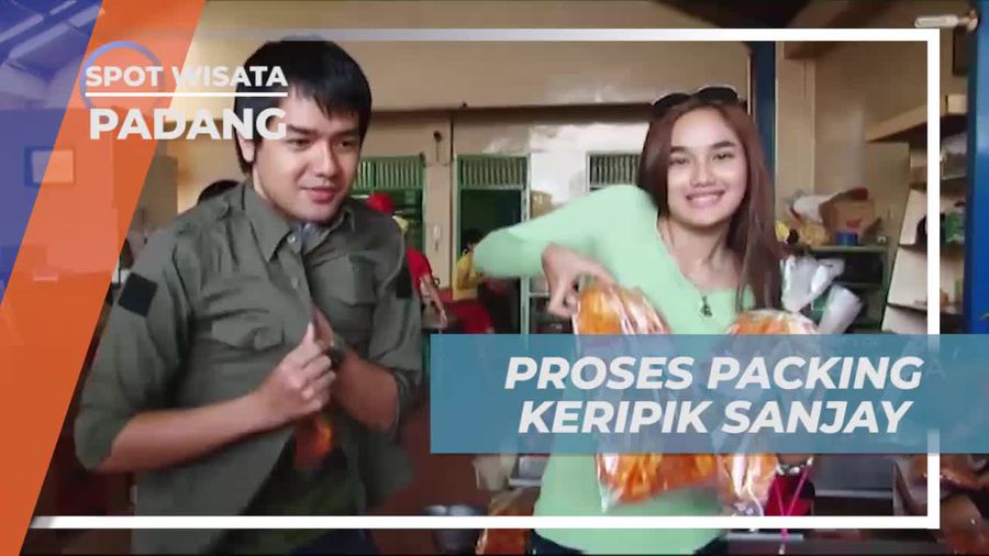 Menjelajahi Proses Packing Keripik Sanjay di Padang  
