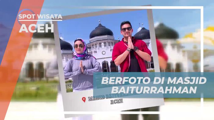Mengabadikan Momen di Masjid Baiturrahman yang Megah di Aceh