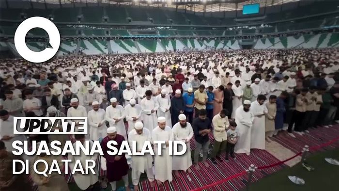 Video: Momen Umat Islam Salat Id di Stadion Piala Dunia Qatar