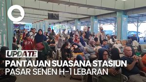 Video: Keramaian Stasiun Pasar Senen pada H-1 Lebaran