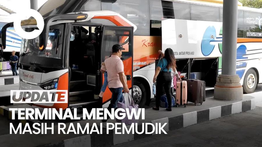 Video: Terminal Mengwi Bali Masih Ramai Pemudik pada H-1 Lebaran