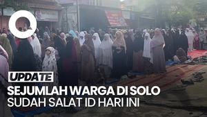 Video: Ikuti Rukyat Global, Sejumlah Warga di Solo Gelar Salat Id Hari Ini