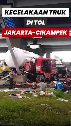 Video: Truk Tangki Gas Tabrak Tembok Pembatas di Cikunir, Lalin Tersendat