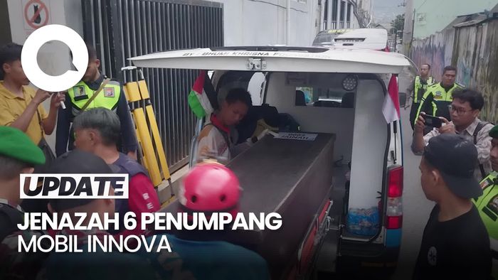 Video: Jenazah 6 Korban Longsor di Pacet-Cangar Dibawa ke Rumah Duka